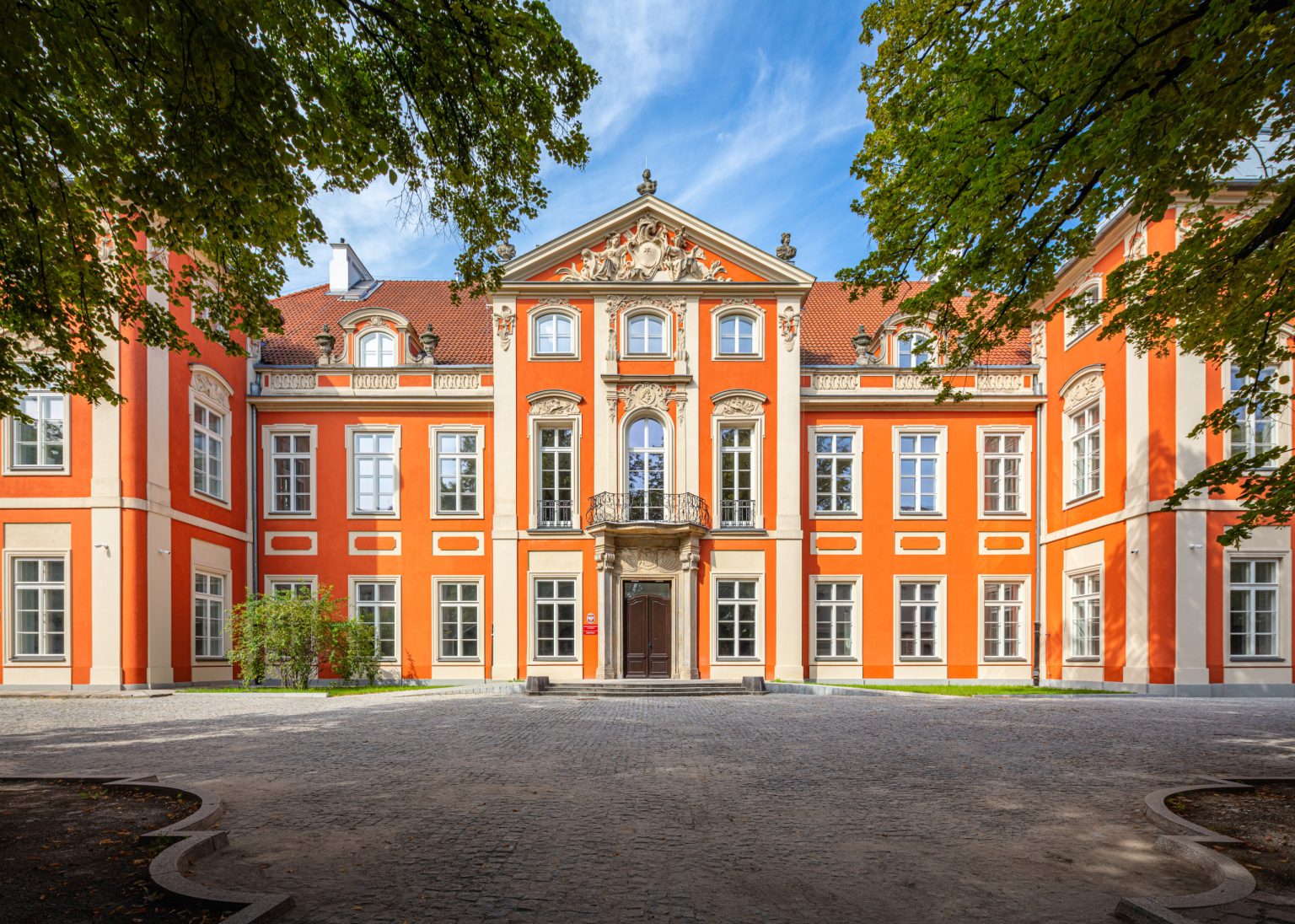 View of the palace building from the front.